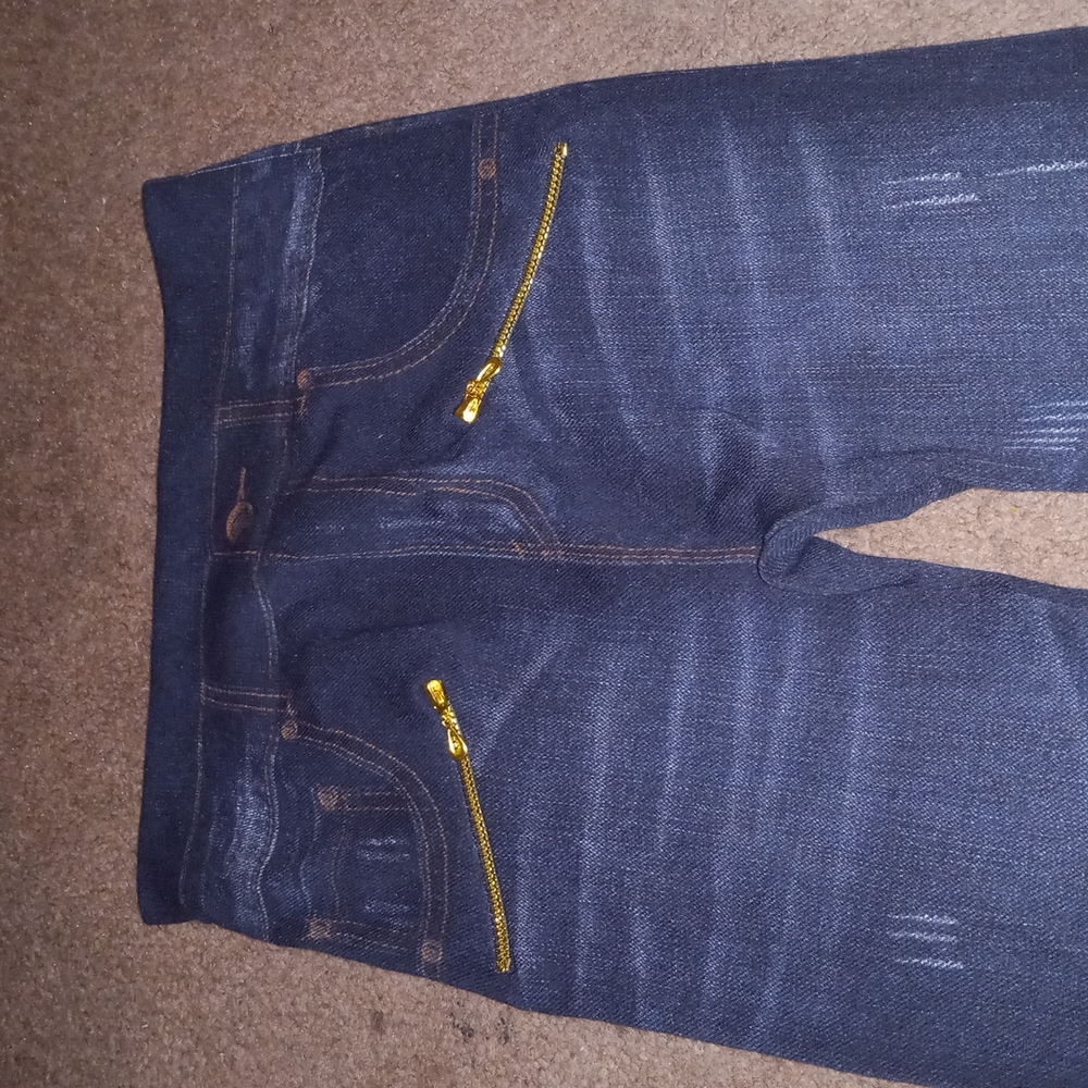 Here is Jean tights that are from Just-One. The size of the tights are a L/XL.